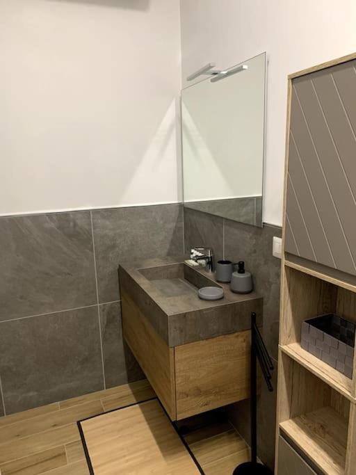 Appartamento Con Terrazzo Sui Tetti Milanesi Buitenkant foto