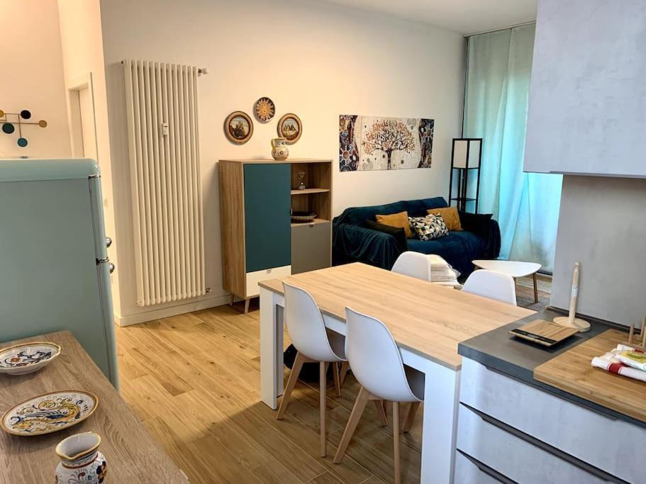 Appartamento Con Terrazzo Sui Tetti Milanesi Buitenkant foto