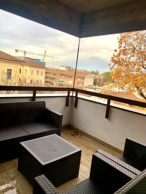 Appartamento Con Terrazzo Sui Tetti Milanesi Buitenkant foto